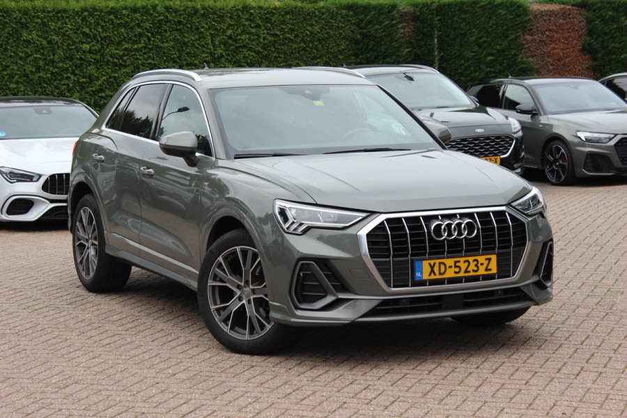 Audi Q3 35 TFSI S Line / CarPlay / Parkeerhulp V+A / 18'' / Sfeerverlichting / Elektr. stoelen / Matrix LED / Virtual Cockpit / Cruise Control