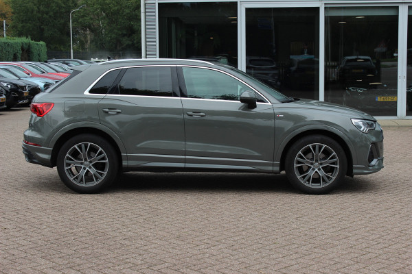 Audi Q3 35 TFSI S Line / CarPlay / Parkeerhulp V+A / 18'' / Sfeerverlichting / Elektr. stoelen / Matrix LED / Virtual Cockpit / Cruise Control