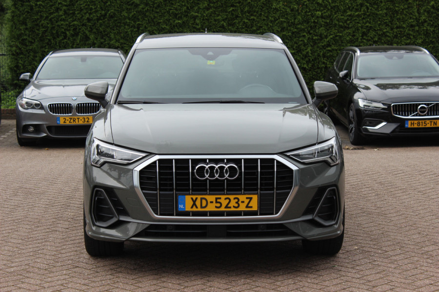 Audi Q3 35 TFSI S Line / CarPlay / Parkeerhulp V+A / 18'' / Sfeerverlichting / Elektr. stoelen / Matrix LED / Virtual Cockpit / Cruise Control