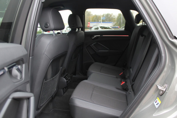 Audi Q3 35 TFSI S Line / CarPlay / Parkeerhulp V+A / 18'' / Sfeerverlichting / Elektr. stoelen / Matrix LED / Virtual Cockpit / Cruise Control