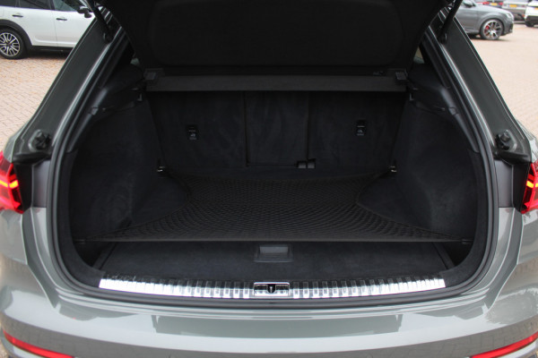Audi Q3 35 TFSI S Line / CarPlay / Parkeerhulp V+A / 18'' / Sfeerverlichting / Elektr. stoelen / Matrix LED / Virtual Cockpit / Cruise Control