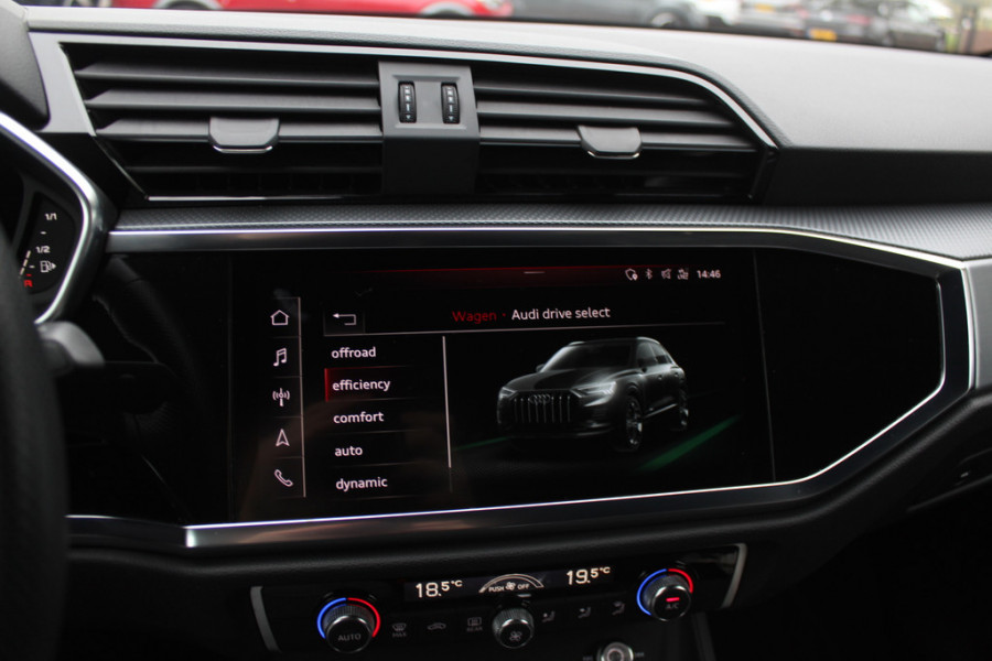 Audi Q3 35 TFSI S Line / CarPlay / Parkeerhulp V+A / 18'' / Sfeerverlichting / Elektr. stoelen / Matrix LED / Virtual Cockpit / Cruise Control