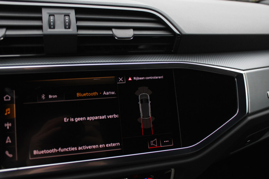 Audi Q3 35 TFSI S Line / CarPlay / Parkeerhulp V+A / 18'' / Sfeerverlichting / Elektr. stoelen / Matrix LED / Virtual Cockpit / Cruise Control