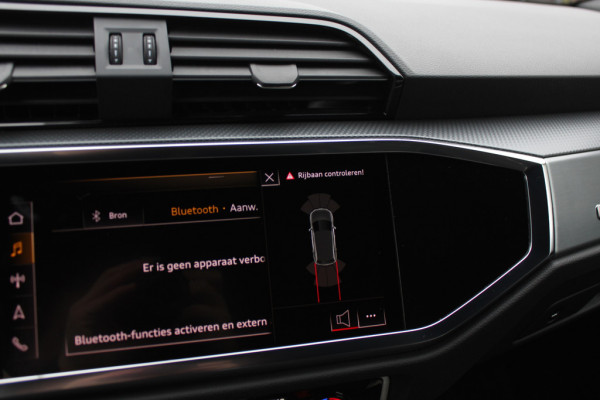Audi Q3 35 TFSI S Line / CarPlay / Parkeerhulp V+A / 18'' / Sfeerverlichting / Elektr. stoelen / Matrix LED / Virtual Cockpit / Cruise Control