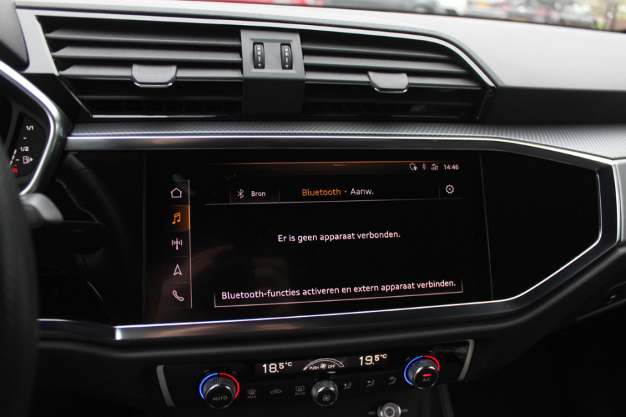 Audi Q3 35 TFSI S Line / CarPlay / Parkeerhulp V+A / 18'' / Sfeerverlichting / Elektr. stoelen / Matrix LED / Virtual Cockpit / Cruise Control