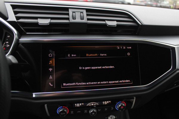 Audi Q3 35 TFSI S Line / CarPlay / Parkeerhulp V+A / 18'' / Sfeerverlichting / Elektr. stoelen / Matrix LED / Virtual Cockpit / Cruise Control
