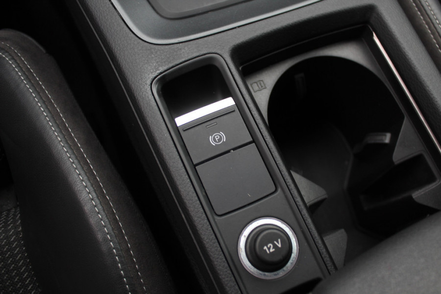 Audi Q3 35 TFSI S Line / CarPlay / Parkeerhulp V+A / 18'' / Sfeerverlichting / Elektr. stoelen / Matrix LED / Virtual Cockpit / Cruise Control