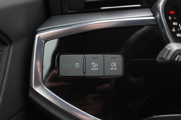 Audi Q3 35 TFSI S Line / CarPlay / Parkeerhulp V+A / 18'' / Sfeerverlichting / Elektr. stoelen / Matrix LED / Virtual Cockpit / Cruise Control