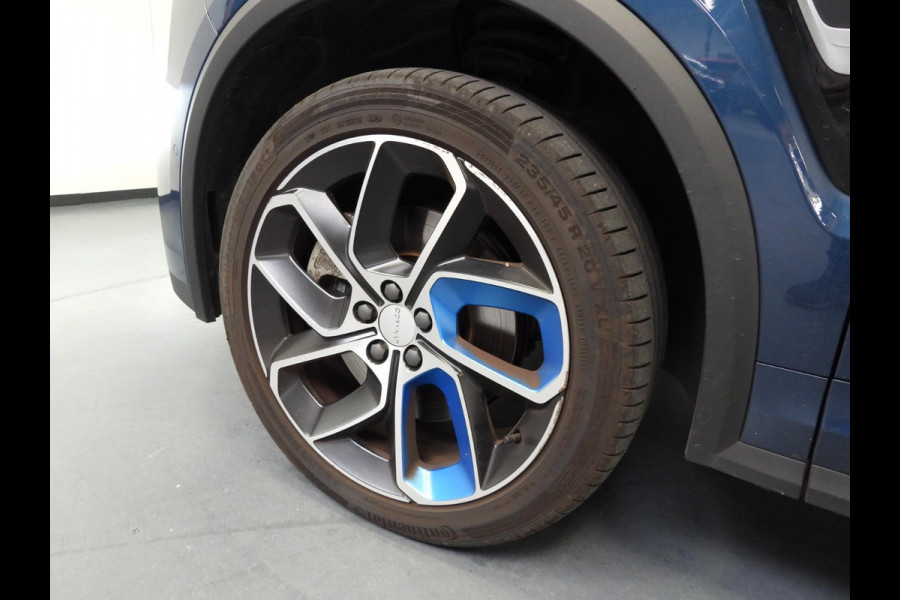 Lynk & Co 01 1.5 PHEV Plug-In NAVI/360CAM/SCHUIFDAK/LED/20"LMV!