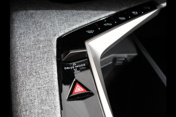 Peugeot 5008 1.2 Hybrid 145pk Automaat Allure 7p Navigatie Apple Carplay/Android Auto Camera Climate control Dab Led Keyless start Lichtmetalen Velgen Parkeer sensoren