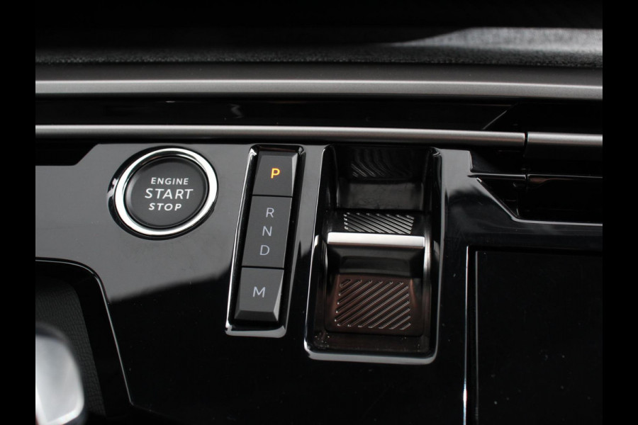 Peugeot 5008 1.2 Hybrid 145pk Automaat Allure 7p Navigatie Apple Carplay/Android Auto Camera Climate control Dab Led Keyless start Lichtmetalen Velgen Parkeer sensoren