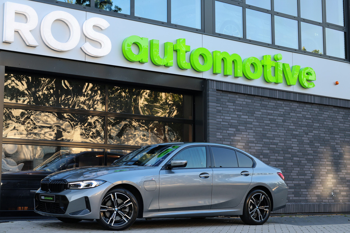 BMW 3-serie 330e M-SPORT | BTW |  ACC | MEMORY | HUD | LED | KEYLESS | 360 |
