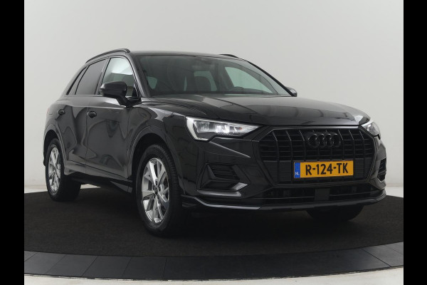 Audi Q3 35 TFSI S edition | Leder | Virtual Dashboard | Carplay | Stoelverwarming | Climate control | Cruise control | Camera | Park assist | Navigatie |