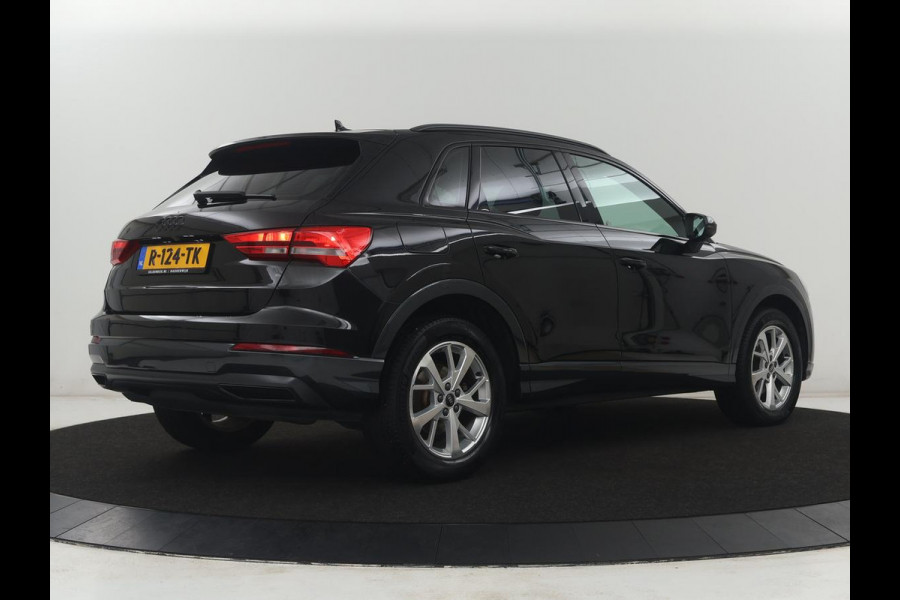 Audi Q3 35 TFSI S edition | Leder | Virtual Dashboard | Carplay | Stoelverwarming | Climate control | Cruise control | Camera | Park assist | Navigatie |