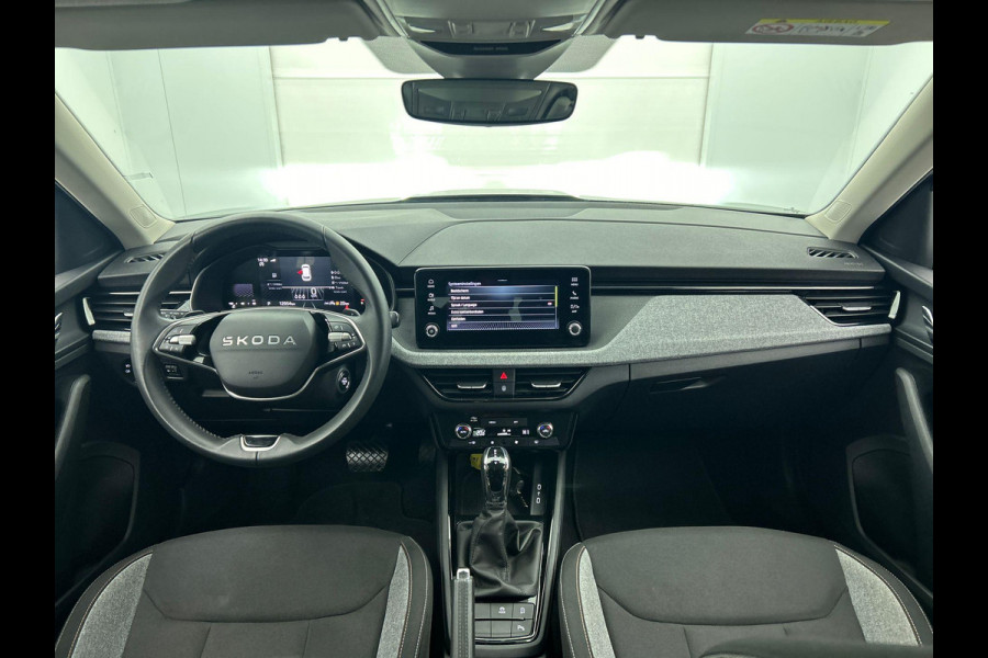 Škoda Kamiq 1.0 TSI Business Edition DSG Navigatie Climate control Cruise control LED Keyless Achteruitrijcamera Parkeersensoren Apple Carplay/ Android Auto Radio
