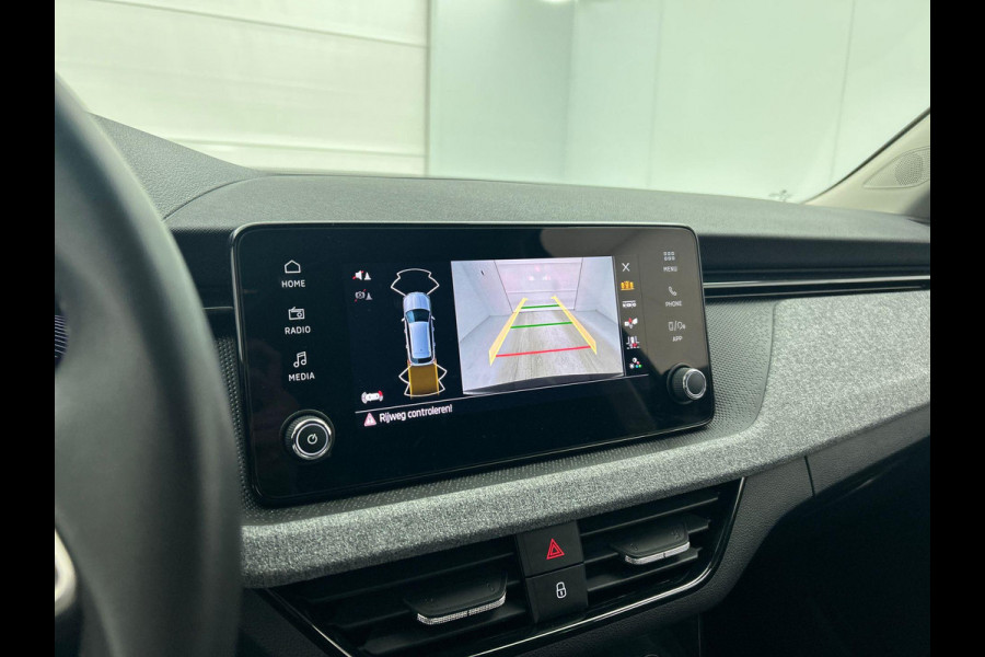 Škoda Kamiq 1.0 TSI Business Edition DSG Navigatie Climate control Cruise control LED Keyless Achteruitrijcamera Parkeersensoren Apple Carplay/ Android Auto Radio