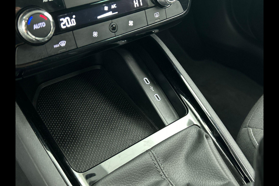 Škoda Kamiq 1.0 TSI Business Edition DSG Navigatie Climate control Cruise control LED Keyless Achteruitrijcamera Parkeersensoren Apple Carplay/ Android Auto Radio