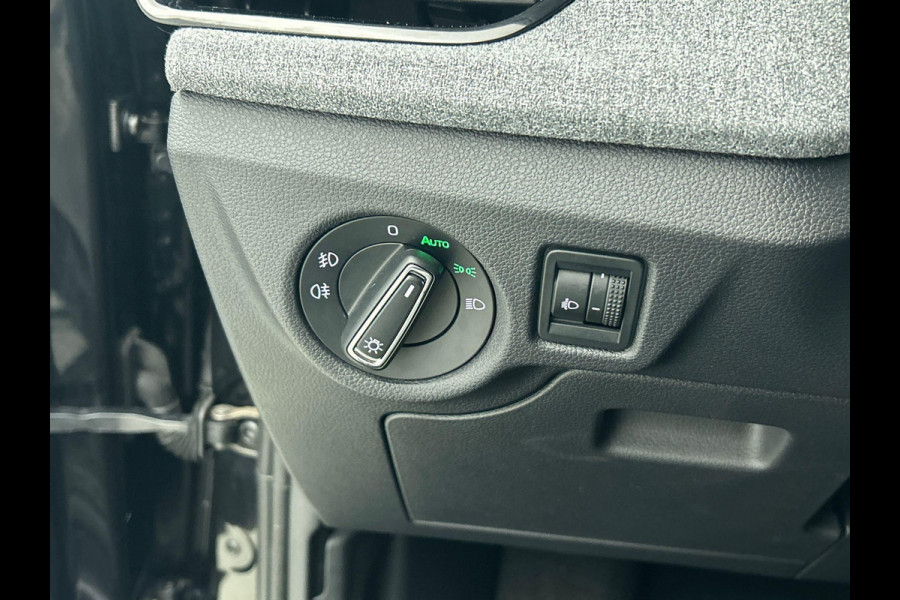 Škoda Kamiq 1.0 TSI Business Edition DSG Navigatie Climate control Cruise control LED Keyless Achteruitrijcamera Parkeersensoren Apple Carplay/ Android Auto Radio