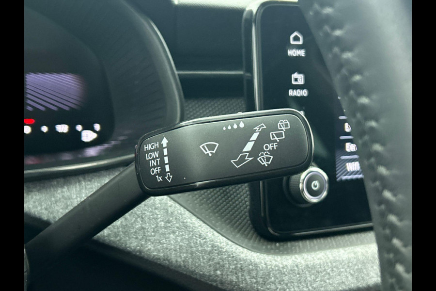 Škoda Kamiq 1.0 TSI Business Edition DSG Navigatie Climate control Cruise control LED Keyless Achteruitrijcamera Parkeersensoren Apple Carplay/ Android Auto Radio
