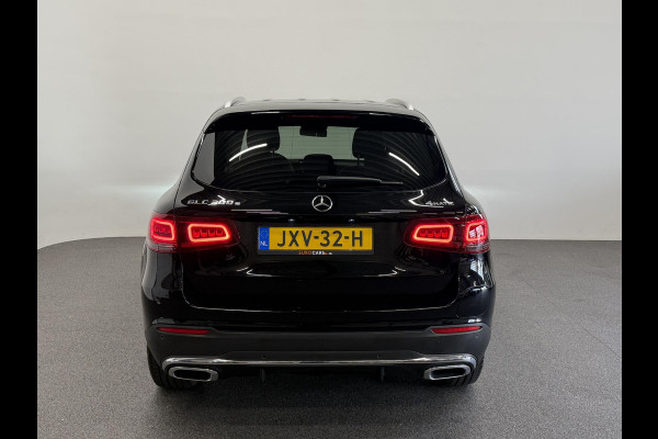 Mercedes-Benz GLC 300e 4MATIC Automaat PHEV AMG Line Navigatie Cruise Control Parkeersensoren Stoelverwarming Panorama dak Matrix LED-koplampen Virtual Cockpit Surround-systeem Burmester Inductielader