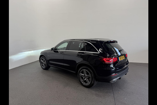 Mercedes-Benz GLC 300e 4MATIC Automaat PHEV AMG Line Navigatie Cruise Control Parkeersensoren Stoelverwarming Panorama dak Matrix LED-koplampen Virtual Cockpit Surround-systeem Burmester Inductielader