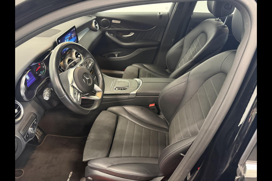 Mercedes-Benz GLC 300e 4MATIC Automaat PHEV AMG Line Navigatie Cruise Control Parkeersensoren Stoelverwarming Panorama dak Matrix LED-koplampen Virtual Cockpit Surround-systeem Burmester Inductielader