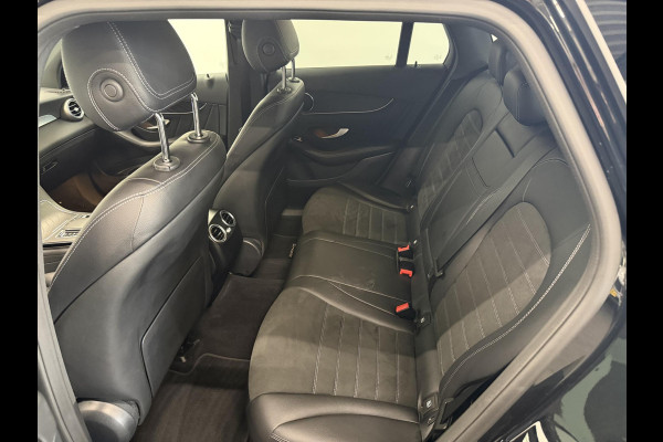 Mercedes-Benz GLC 300e 4MATIC Automaat PHEV AMG Line Navigatie Cruise Control Parkeersensoren Stoelverwarming Panorama dak Matrix LED-koplampen Virtual Cockpit Surround-systeem Burmester Inductielader