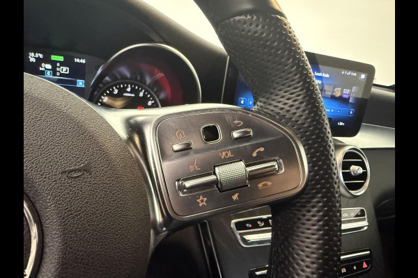 Mercedes-Benz GLC 300e 4MATIC Automaat PHEV AMG Line Navigatie Cruise Control Parkeersensoren Stoelverwarming Panorama dak Matrix LED-koplampen Virtual Cockpit Surround-systeem Burmester Inductielader