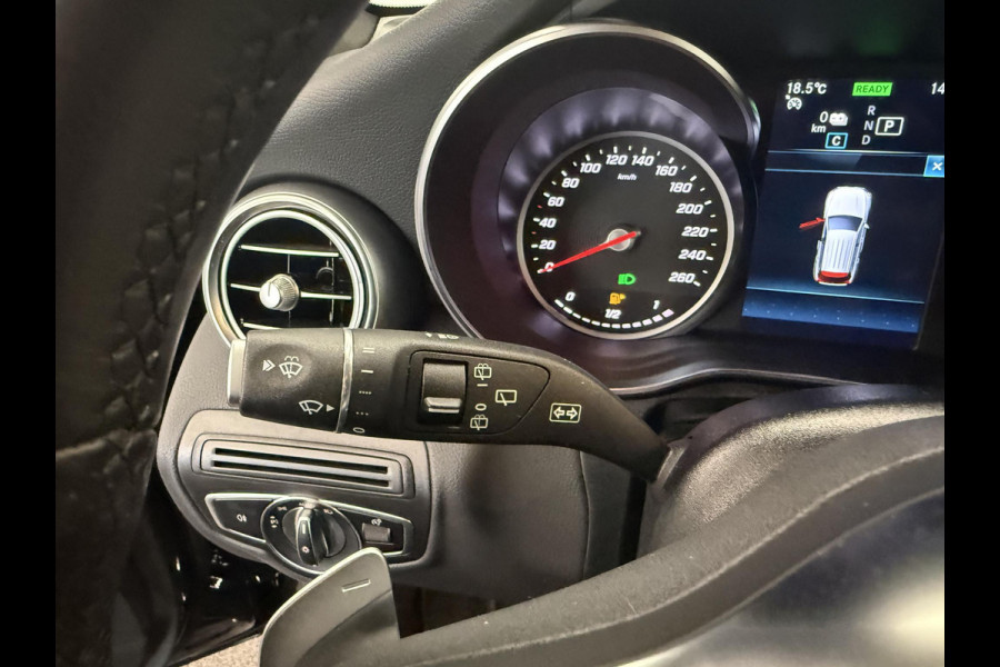 Mercedes-Benz GLC 300e 4MATIC Automaat PHEV AMG Line Navigatie Cruise Control Parkeersensoren Stoelverwarming Panorama dak Matrix LED-koplampen Virtual Cockpit Surround-systeem Burmester Inductielader