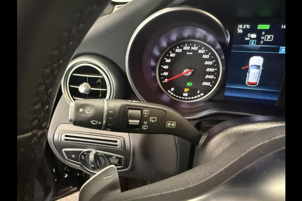 Mercedes-Benz GLC 300e 4MATIC Automaat PHEV AMG Line Navigatie Cruise Control Parkeersensoren Stoelverwarming Panorama dak Matrix LED-koplampen Virtual Cockpit Surround-systeem Burmester Inductielader