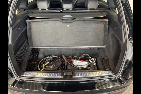 Mercedes-Benz GLC 300e 4MATIC Automaat PHEV AMG Line Navigatie Cruise Control Parkeersensoren Stoelverwarming Panorama dak Matrix LED-koplampen Virtual Cockpit Surround-systeem Burmester Inductielader