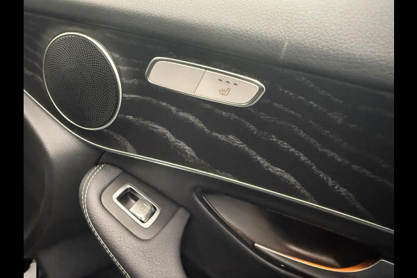 Mercedes-Benz GLC 300e 4MATIC Automaat PHEV AMG Line Navigatie Cruise Control Parkeersensoren Stoelverwarming Panorama dak Matrix LED-koplampen Virtual Cockpit Surround-systeem Burmester Inductielader