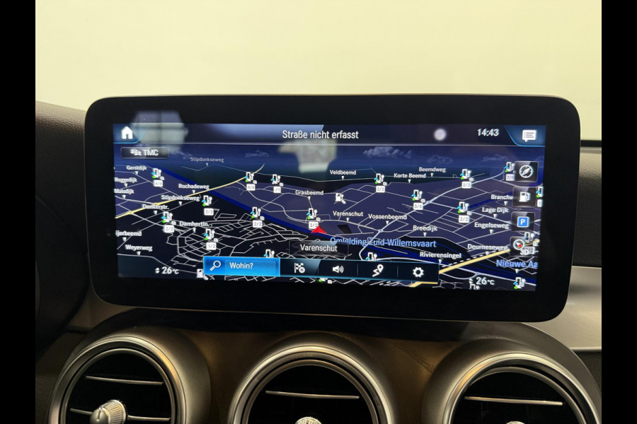 Mercedes-Benz GLC 300e 4MATIC Automaat PHEV AMG Line Navigatie Cruise Control Parkeersensoren Stoelverwarming Panorama dak Matrix LED-koplampen Virtual Cockpit Surround-systeem Burmester Inductielader