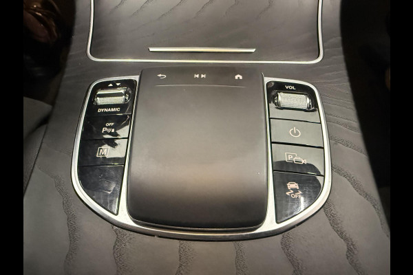 Mercedes-Benz GLC 300e 4MATIC Automaat PHEV AMG Line Navigatie Cruise Control Parkeersensoren Stoelverwarming Panorama dak Matrix LED-koplampen Virtual Cockpit Surround-systeem Burmester Inductielader