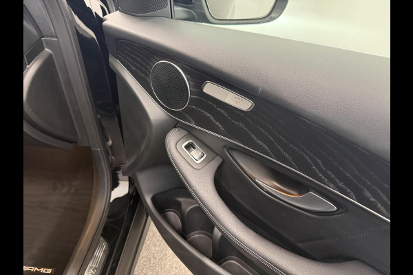 Mercedes-Benz GLC 300e 4MATIC Automaat PHEV AMG Line Navigatie Cruise Control Parkeersensoren Stoelverwarming Panorama dak Matrix LED-koplampen Virtual Cockpit Surround-systeem Burmester Inductielader