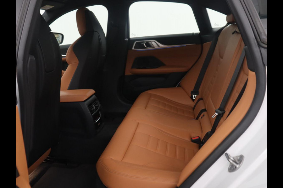 BMW i4 M50 High Executive 84 kWh | SOH 94.5% | Leder | Adaptive cruise | M-Sport stoelen | Head up | 360 camera | Memory | Stuur/stoel verwarming | M-sport stuur |