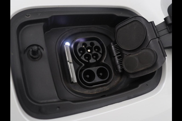 BMW i4 M50 High Executive 84 kWh | SOH 94.5% | Leder | Adaptive cruise | M-Sport stoelen | Head up | 360 camera | Memory | Stuur/stoel verwarming | M-sport stuur |