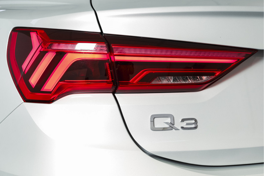 Audi Q3 Sportback 45 TFSI e 245 PK S Edition S-Line Orig. NL | Dig. Cockpit | Cruise | PDC | Camera | NAV+App. Connect | Elek. Klep | ECC | LM 20" |