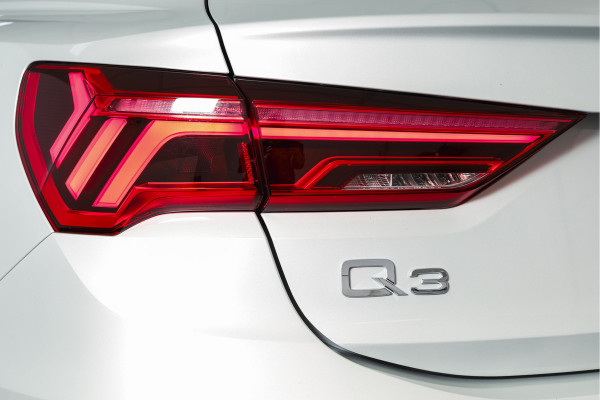 Audi Q3 Sportback 45 TFSI e 245 PK S Edition S-Line Orig. NL | Dig. Cockpit | Cruise | PDC | Camera | NAV+App. Connect | Elek. Klep | ECC | LM 20" |