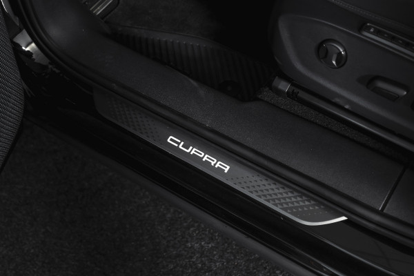 CUPRA Terramar 1.5 TSI e-Hybrid 272 PK VZ Performance | S/K-Panodak | Elek. Trekhaak | Matrix LED | Sennheiser | Elek. stoelen | Adapt. Cruise | Stoel-+Stuurverw. | 360 Camera | NAV+App. Connect | ECC | LM 20" | 3976