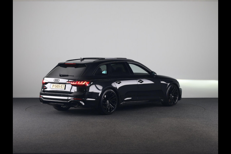 Audi A4 Avant 2.9 TFSI RS 4 quattro 450pk | Panoramadak | Adaptive cruise controle | Matrix | Trekhaak | Elektrisch verstelbare voorstoelen met geheugen | Stoelverwarming voor en achter