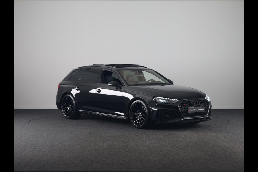 Audi A4 Avant 2.9 TFSI RS 4 quattro 450pk | Panoramadak | Adaptive cruise controle | Matrix | Trekhaak | Elektrisch verstelbare voorstoelen met geheugen | Stoelverwarming voor en achter