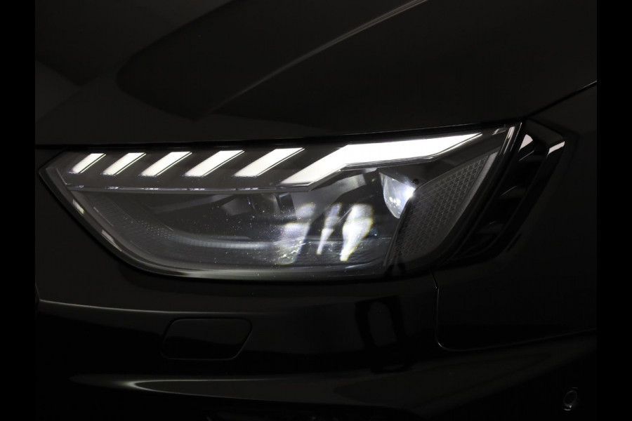 Audi A4 Avant 2.9 TFSI RS 4 quattro 450pk | Panoramadak | Adaptive cruise controle | Matrix | Trekhaak | Elektrisch verstelbare voorstoelen met geheugen | Stoelverwarming voor en achter