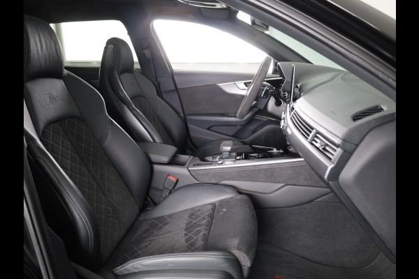 Audi A4 Avant 2.9 TFSI RS 4 quattro 450pk | Panoramadak | Adaptive cruise controle | Matrix | Trekhaak | Elektrisch verstelbare voorstoelen met geheugen | Stoelverwarming voor en achter