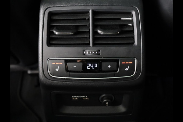 Audi A4 Avant 2.9 TFSI RS 4 quattro 450pk | Panoramadak | Adaptive cruise controle | Matrix | Trekhaak | Elektrisch verstelbare voorstoelen met geheugen | Stoelverwarming voor en achter