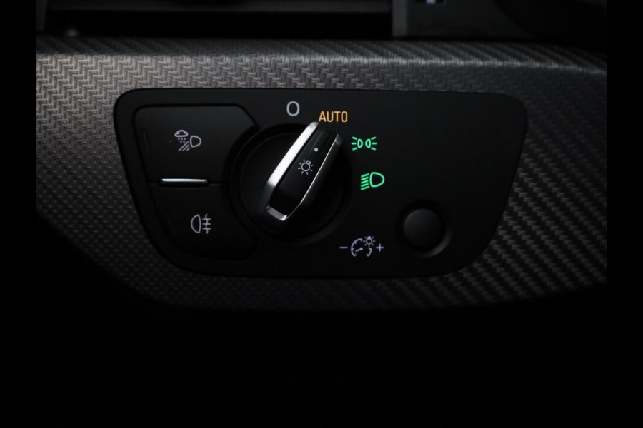 Audi A4 Avant 2.9 TFSI RS 4 quattro 450pk | Panoramadak | Adaptive cruise controle | Matrix | Trekhaak | Elektrisch verstelbare voorstoelen met geheugen | Stoelverwarming voor en achter