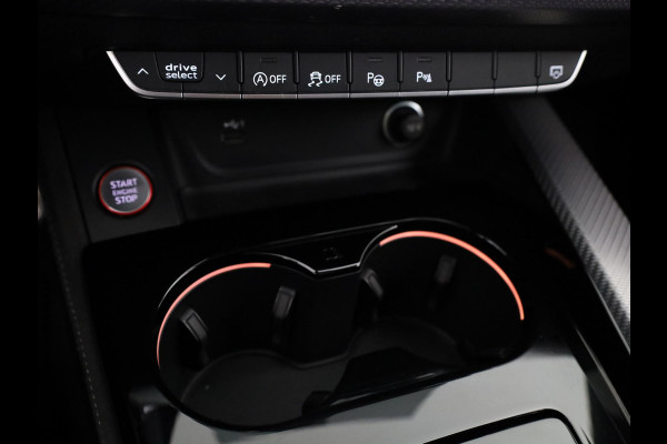 Audi A4 Avant 2.9 TFSI RS 4 quattro 450pk | Panoramadak | Adaptive cruise controle | Matrix | Trekhaak | Elektrisch verstelbare voorstoelen met geheugen | Stoelverwarming voor en achter