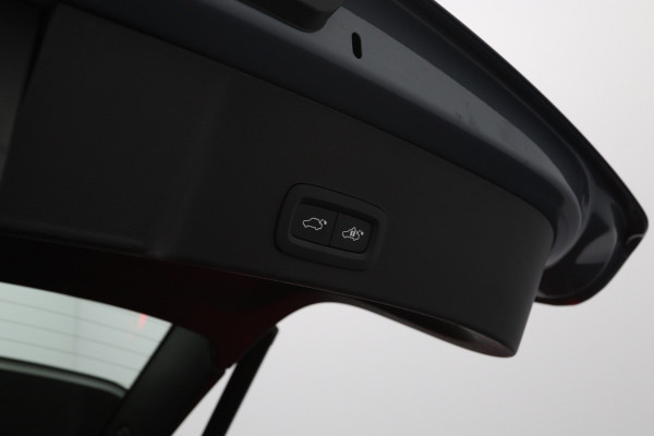 Volvo XC40 Recharge Twin Ultimate 82 kWh 408 PK, SOH 93 %, Trekhaak, Panoramadak, Harman/kardon, 360 Camera, 4X Stoelverwarming