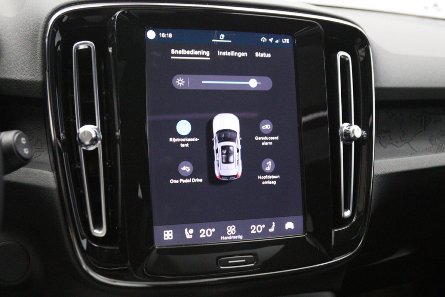 Volvo XC40 Recharge Twin Ultimate 82 kWh 408 PK, SOH 93 %, Trekhaak, Panoramadak, Harman/kardon, 360 Camera, 4X Stoelverwarming