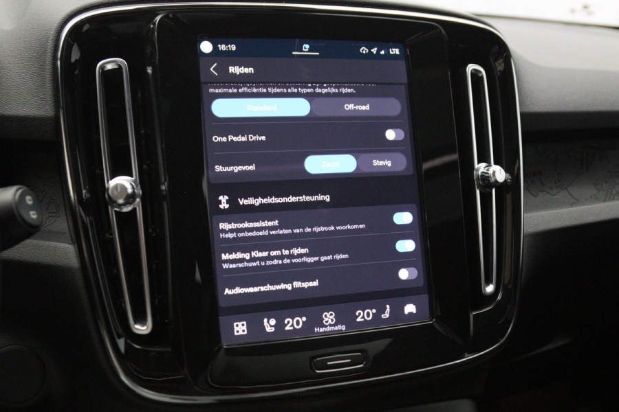 Volvo XC40 Recharge Twin Ultimate 82 kWh 408 PK, SOH 93 %, Trekhaak, Panoramadak, Harman/kardon, 360 Camera, 4X Stoelverwarming
